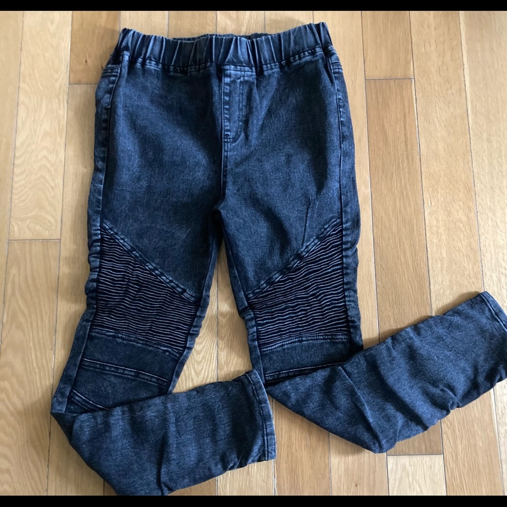 Brand New Easel Size Medium Black Moto Leggings